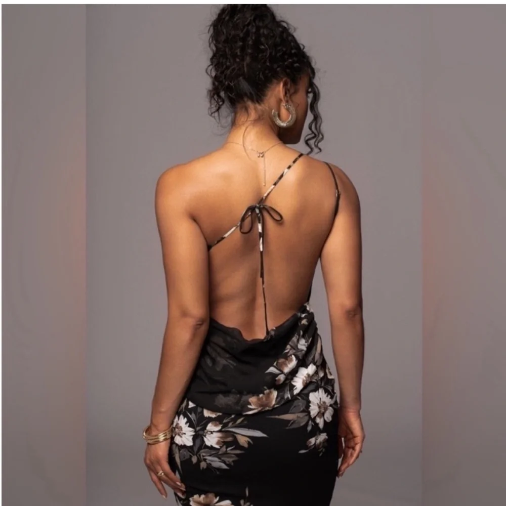 Dress - Picture 4 of 4